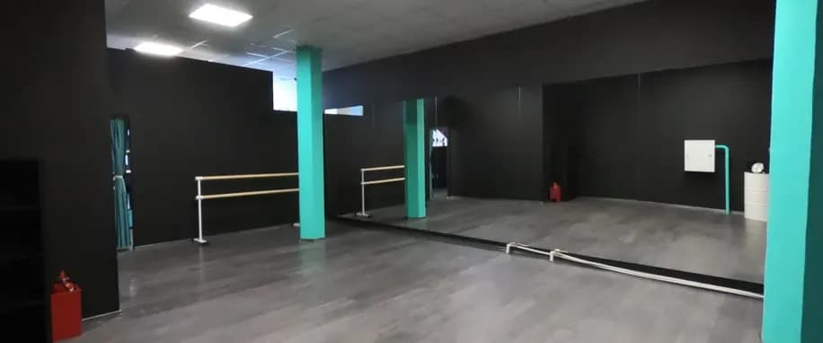 gallery slide