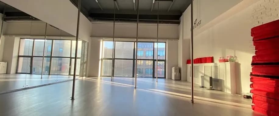 gallery slide
