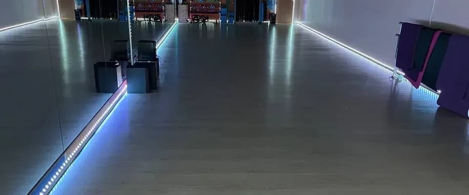 gallery slide